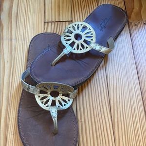 American Eagle flip flops
